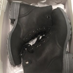 Rockport black boots